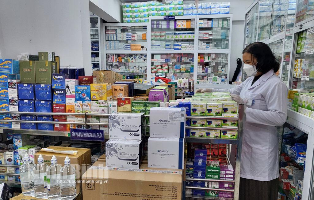 Tăng cường kiểm tra, xử lý các vi phạm trong vận chuyển, kinh doanh vật tư, trang thiết bị y tế, phương tiện phòng hộ, thuốc hỗ trợ, điều trị COVID-19