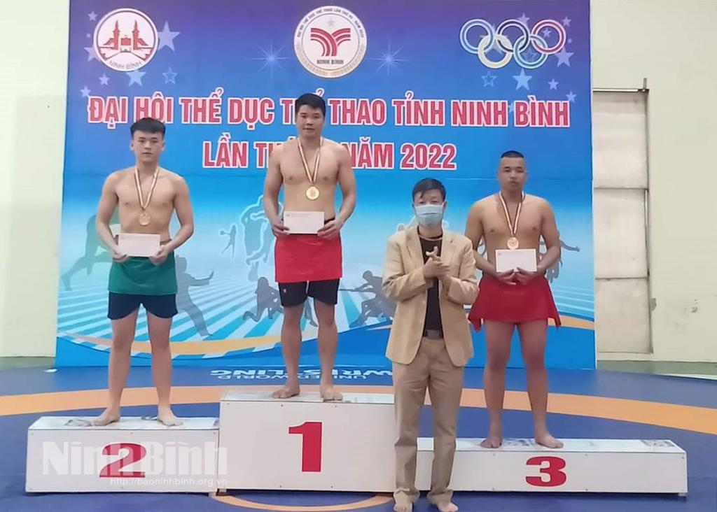 Thi đấu môn Vật dân tộc trong khuôn khổ Đại hội TDTT tỉnh lần thứ VII