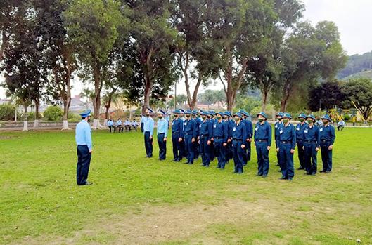 Sư đoàn 363 tổ chức Hội thi cán bộ trung đoàn huấn luyện điều lệnh giỏi năm 2022