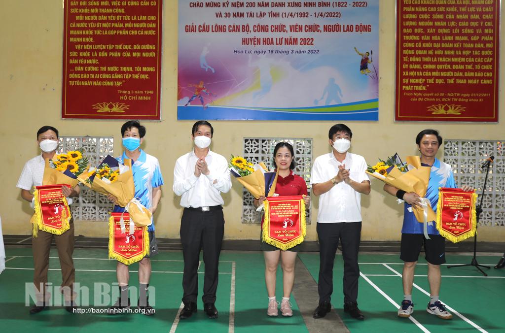 Khai mạc Giải cầu lông khối cán bộ, công chức, viên chức huyện Hoa Lư năm 2022