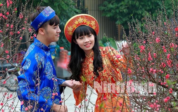 Yêu thương và chia sẻ để hạnh phúc tròn đầy