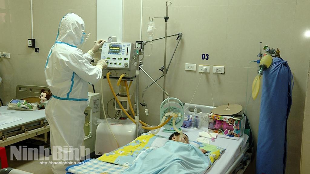 Trẻ em mắc COVID-19: Đa số bệnh nhẹ nhưng không nên chủ quan