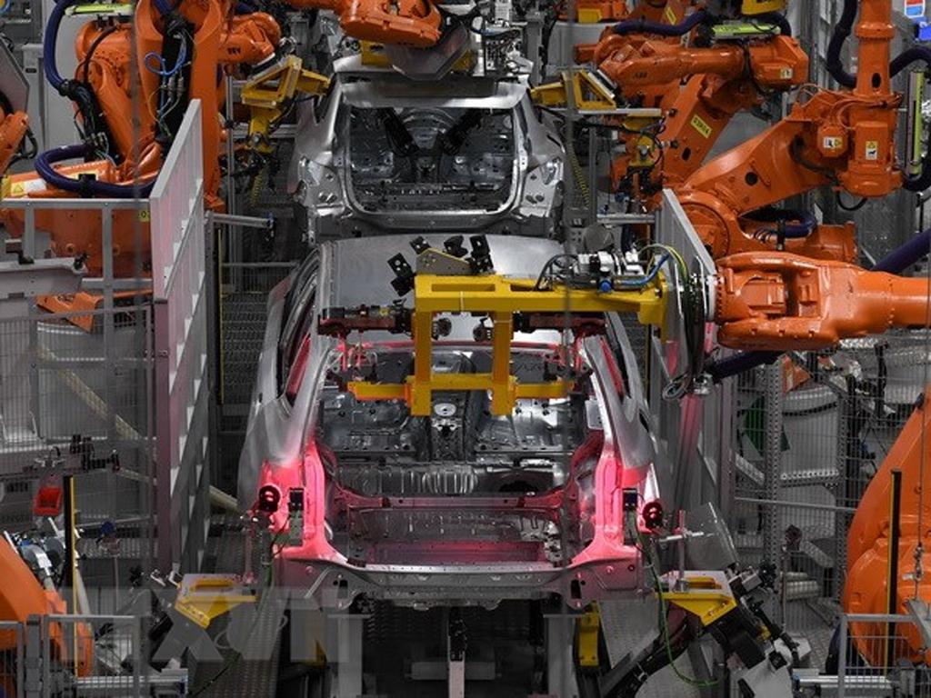 BMW, Volkswagen bị ảnh hưởng do thiếu nguồn cung linh kiện từ Ukraine
