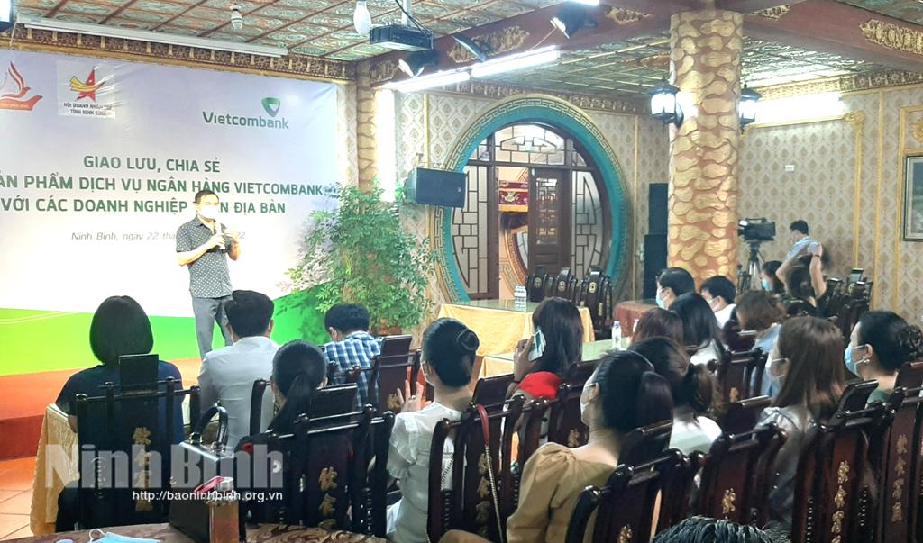 Hội Doanh nghiệp trẻ, CLB Doanh nhân nữ tỉnh và Vietcombank Ninh Bình trao đổi kinh nghiệm vay vốn