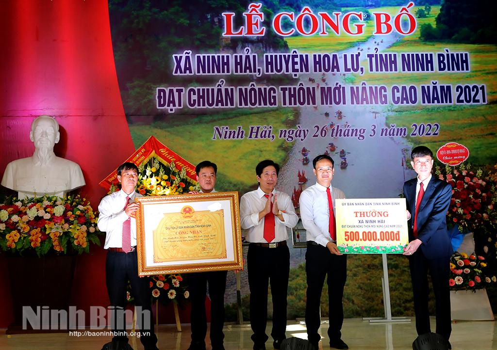 Xã Ninh Hải đón Bằng công nhận xã đạt chuẩn Nông thôn mới nâng cao