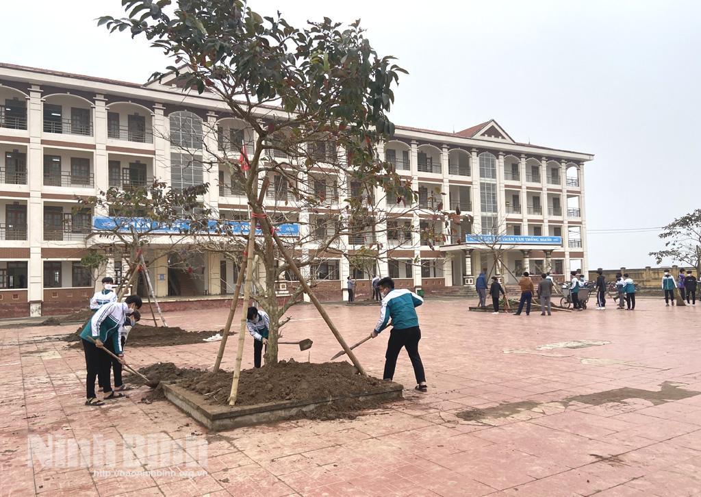 Trường THPT Kim Sơn C nỗ lực xây dựng trường đạt chuẩn Quốc gia