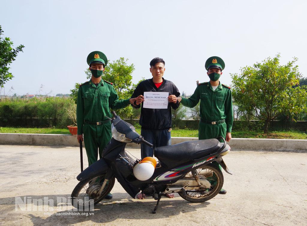 Đồn Biên phòng Kim Sơn bắt giữ đối tượng trộm cắp xe máy