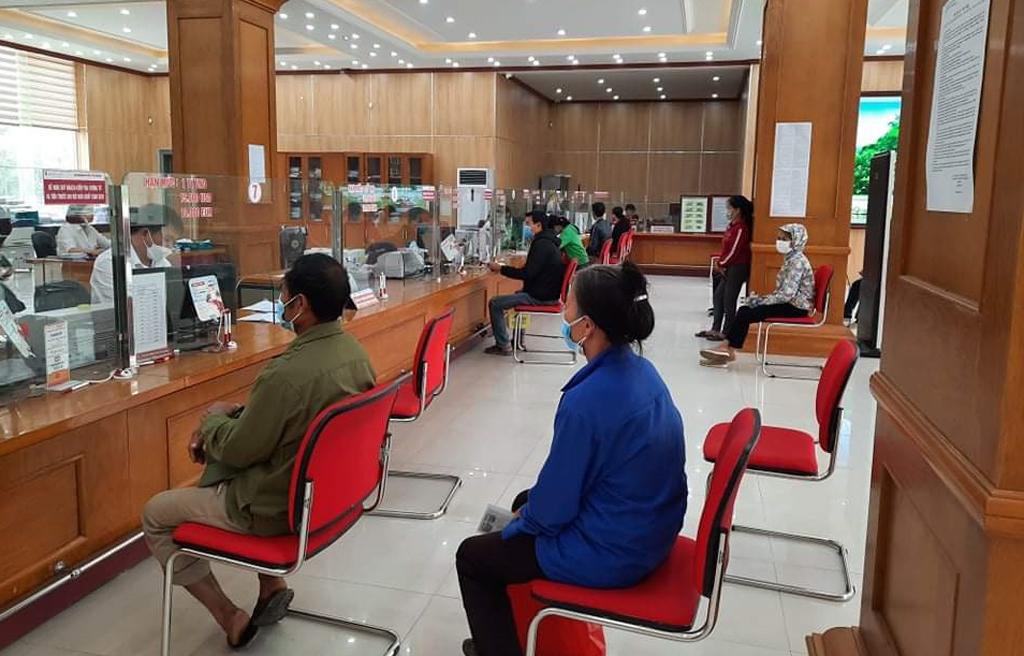 Agribank Nam Ninh Bình tích cực thực hiện chuyển đổi số