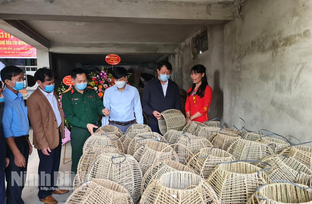 Ra mắt HTX sản xuất thủ công mỹ nghệ bèo cói Quỳnh Hoa