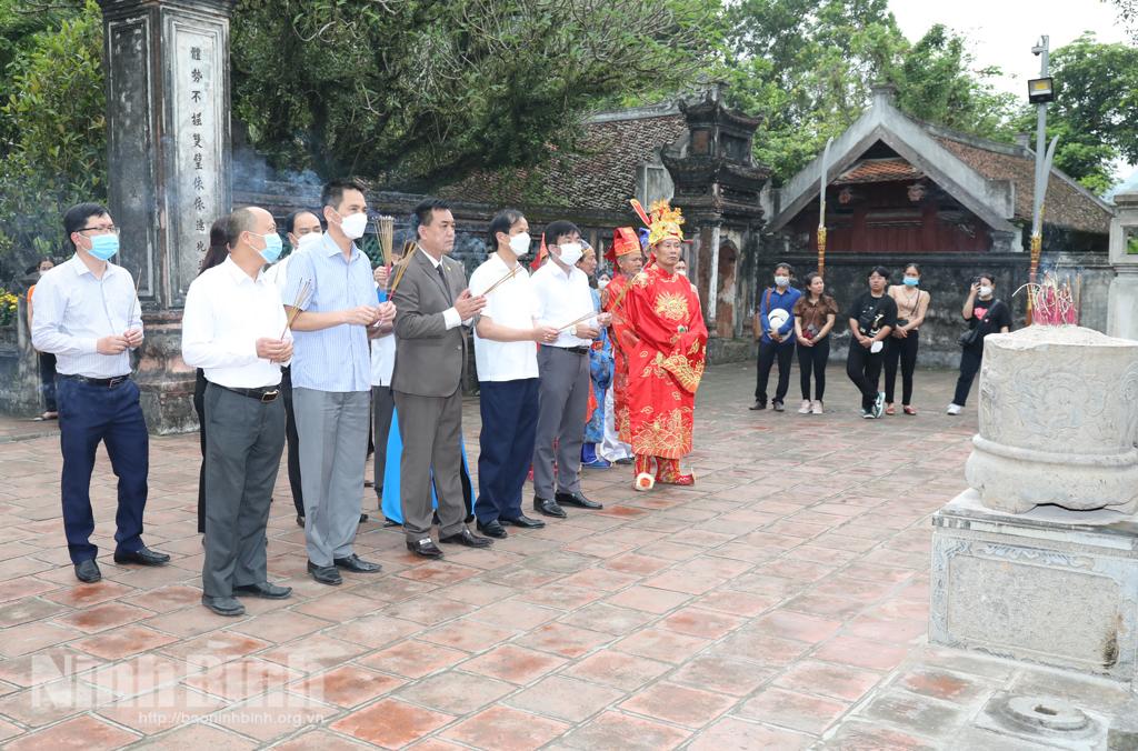 Tổ chức Lễ tạ tại Đền thờ Vua Đinh, Vua Lê và Nhà bia tưởng niệm Vua Lý Thái Tổ