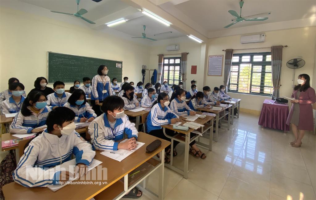 Bài thi Tổ hợp Kỳ thi tuyển sinh lớp 10 THPT năm học 2022-2023 gồm 3 môn Tiếng Anh, Hóa học và Lịch sử