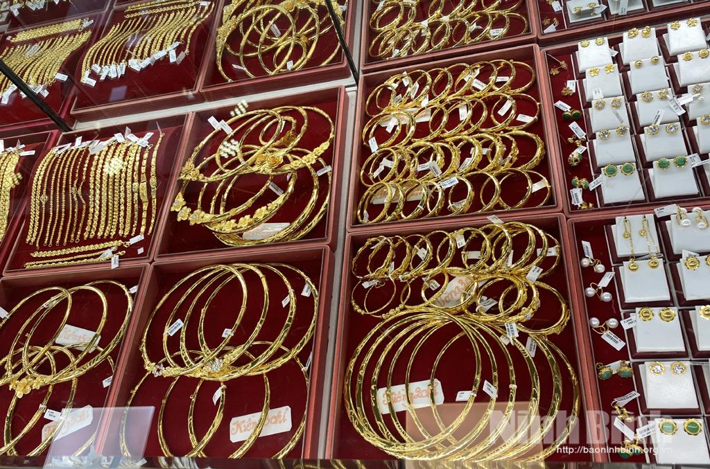 Thị trường vàng trung tuần tháng 4 biến động thất thường