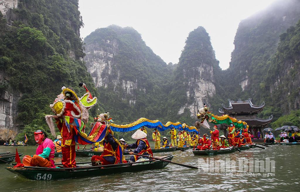 Saint Quy Minh Dai Vuong Festival 2022 opens
