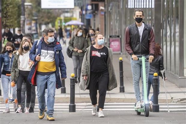 COVID-19: Nhiều nước châu Âu dỡ bỏ mọi biện pháp hạn chế đi lại