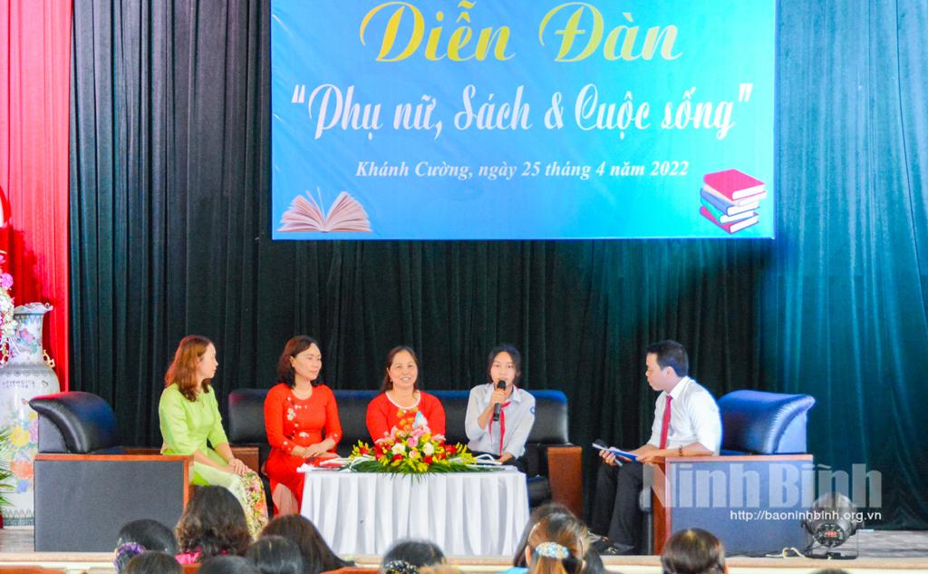 Diễn đàn "Phụ nữ, sách và cuộc sống" tại Yên Khánh