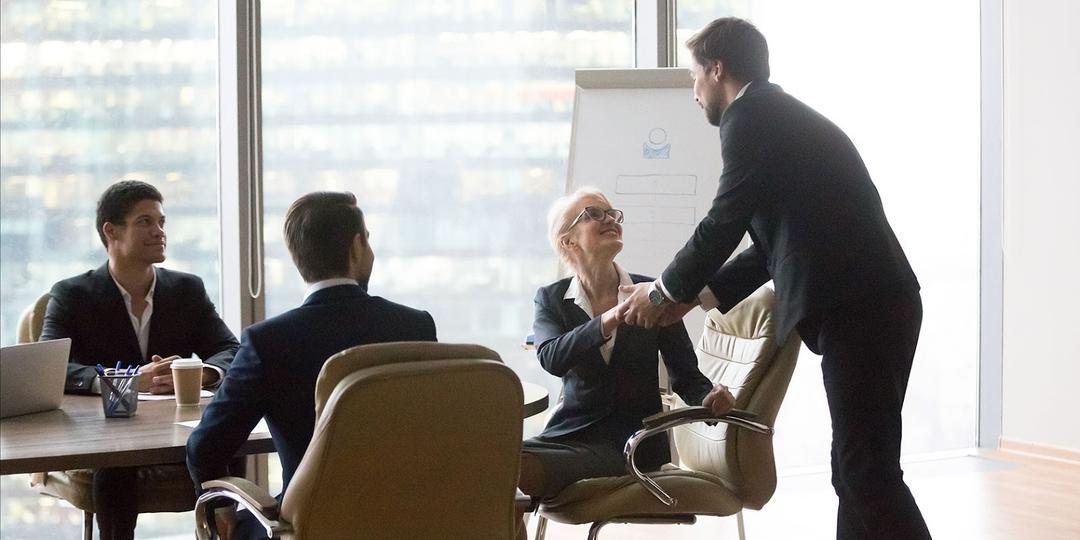 Làm thế nào để bạn quyết định cần thuê một Luật sư Doanh nghiệp?