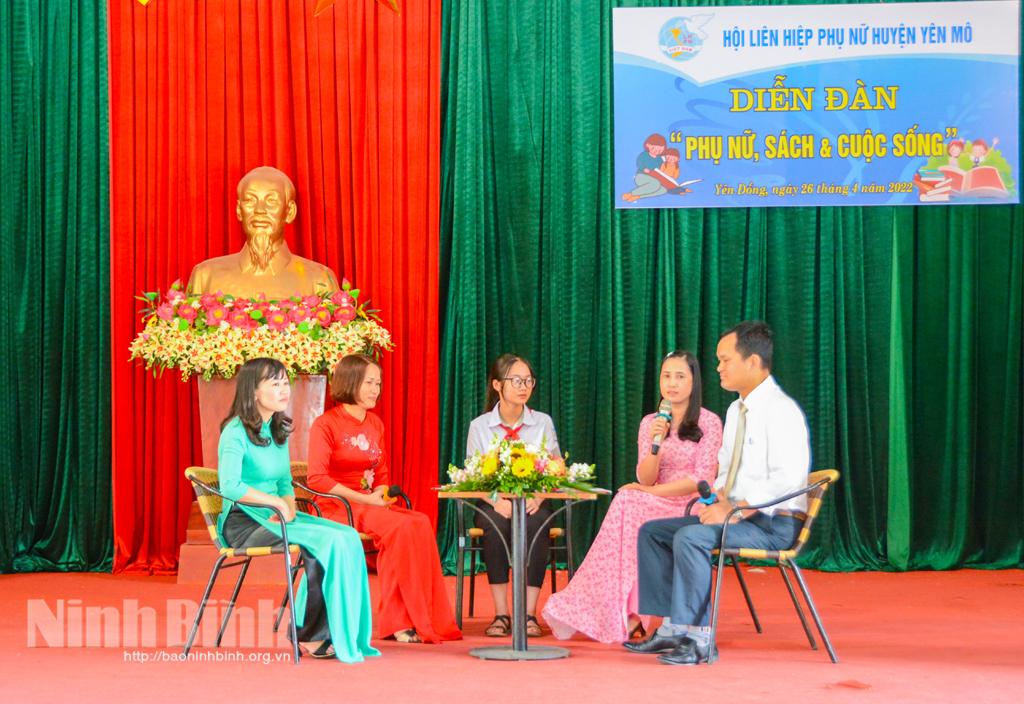 Diễn đàn "Phụ nữ, sách và cuộc sống" tại Yên Mô