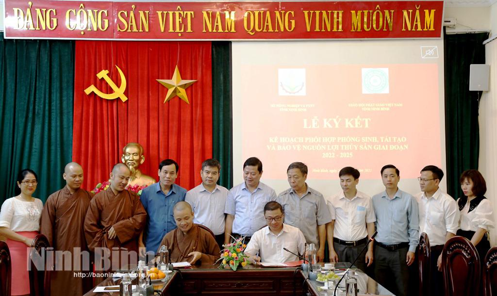 Ký kết, phối hợp tái tạo và bảo vệ nguồn lợi thủy sản