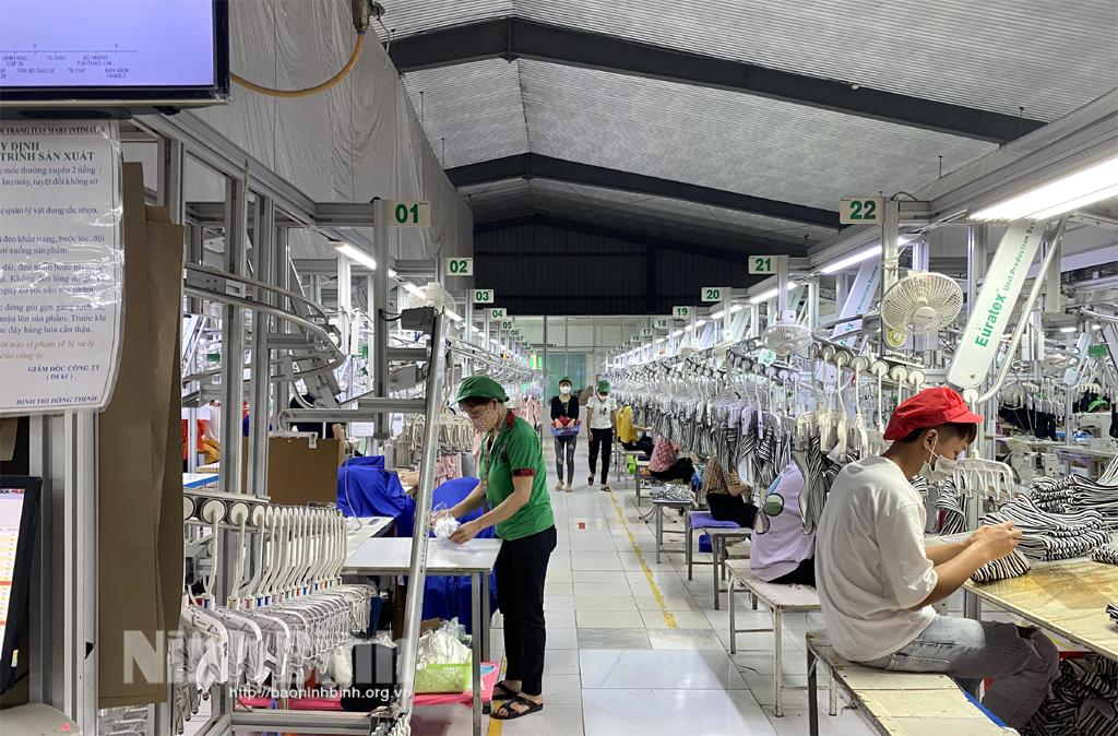 Cải thiện điều kiện làm việc để giữ chân người lao động