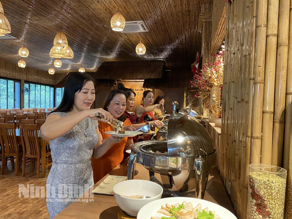 Đảm bảo an toàn thực phẩm đón khách dịp nghỉ lễ