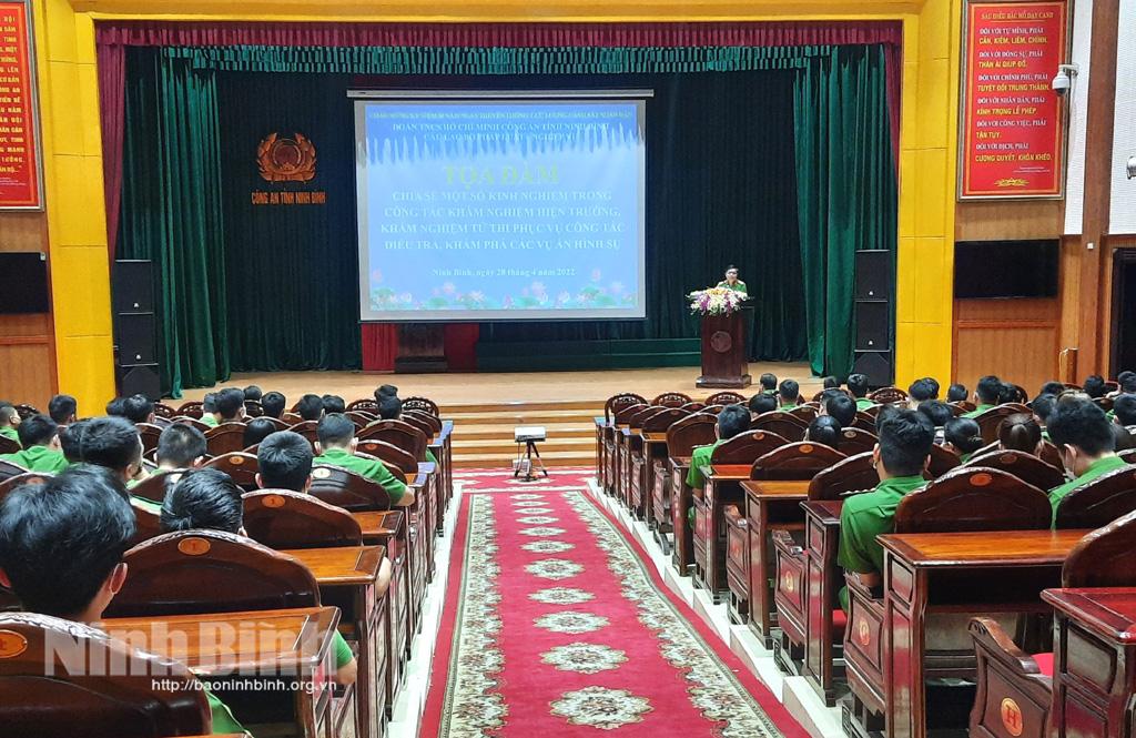 Tọa đàm, chia sẻ kinh nghiệm trong công tác điều tra, khám phá các vụ án hình sự