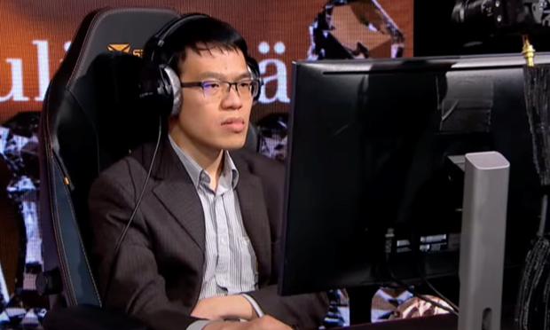 Vượt mặt 'vua cờ," Lê Quang Liêm giành ngôi á quân Oslo Esports Cup