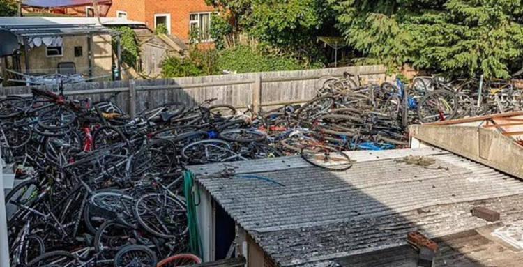 Người đàn ông trộm 500 xe đạp về chất đầy sân, nhìn thấy cả từ vệ tinh