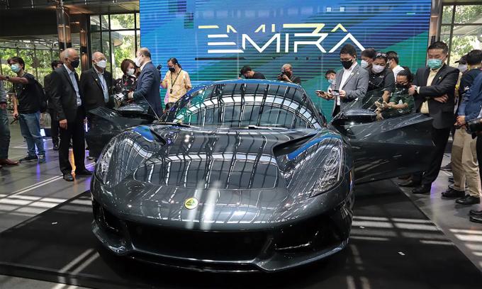 Lotus Emira ra mắt Đông Nam Á, giá từ 240.000 USD