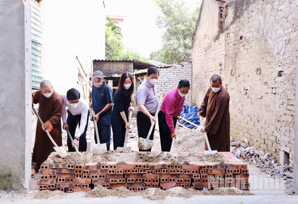 Khởi công xây dựng nhà đại đoàn kết cho hộ nghèo