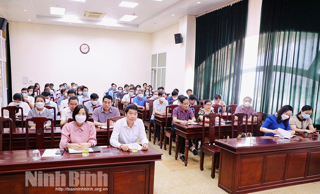 Đảng ủy Khối Cơ quan và Doanh nghiệp tỉnh thông báo nhanh kết quả Hội nghị Trung ương 5