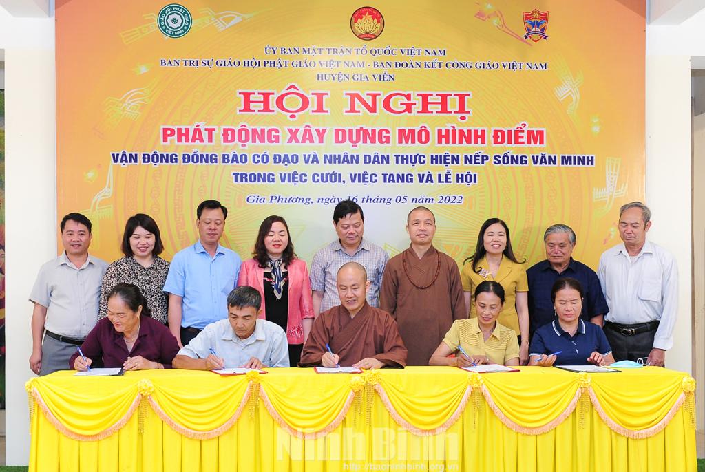 Gia Viễn phát động xây dựng mô hình điểm "Vận động đồng bào có đạo và nhân dân thực hiện nếp sống văn minh trong việc cưới, việc tang và lễ hội "