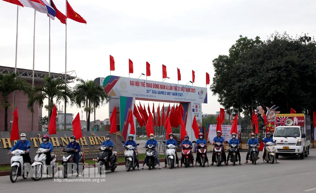 Truyền thông lưu động Tháng cao điểm dự phòng lây truyền HIV từ mẹ sang con