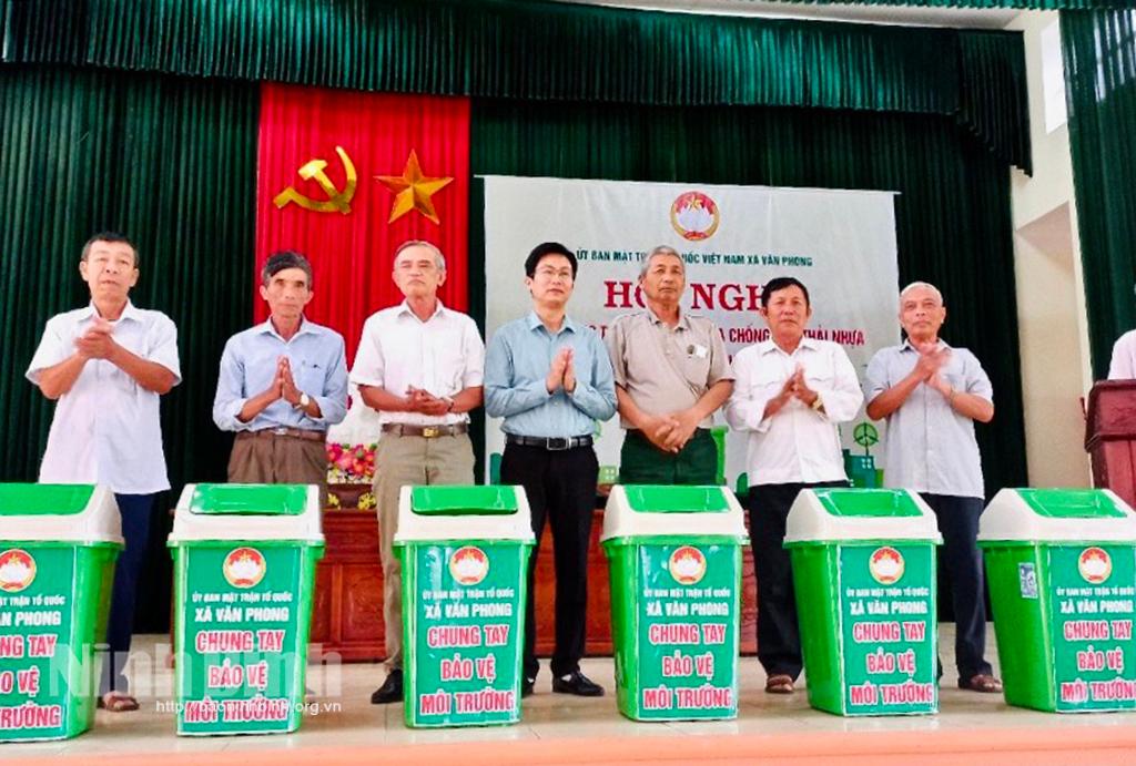 Phát động phong trào "Toàn dân tham gia chống rác thải nhựa, chung tay bảo vệ môi trường"