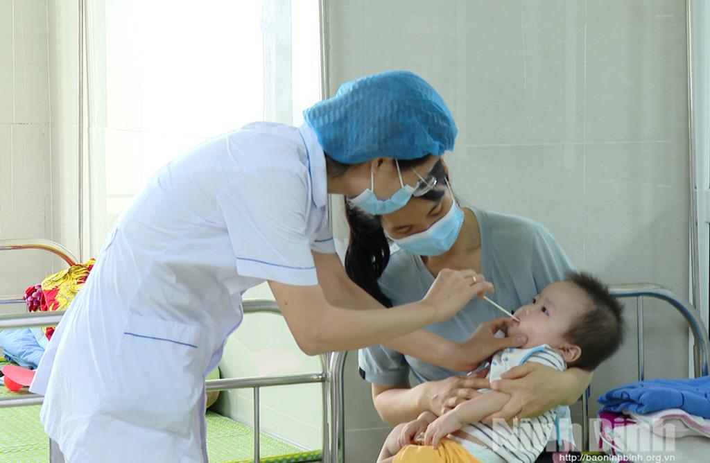 Lưu ý với bệnh tay chân miệng ở trẻ em