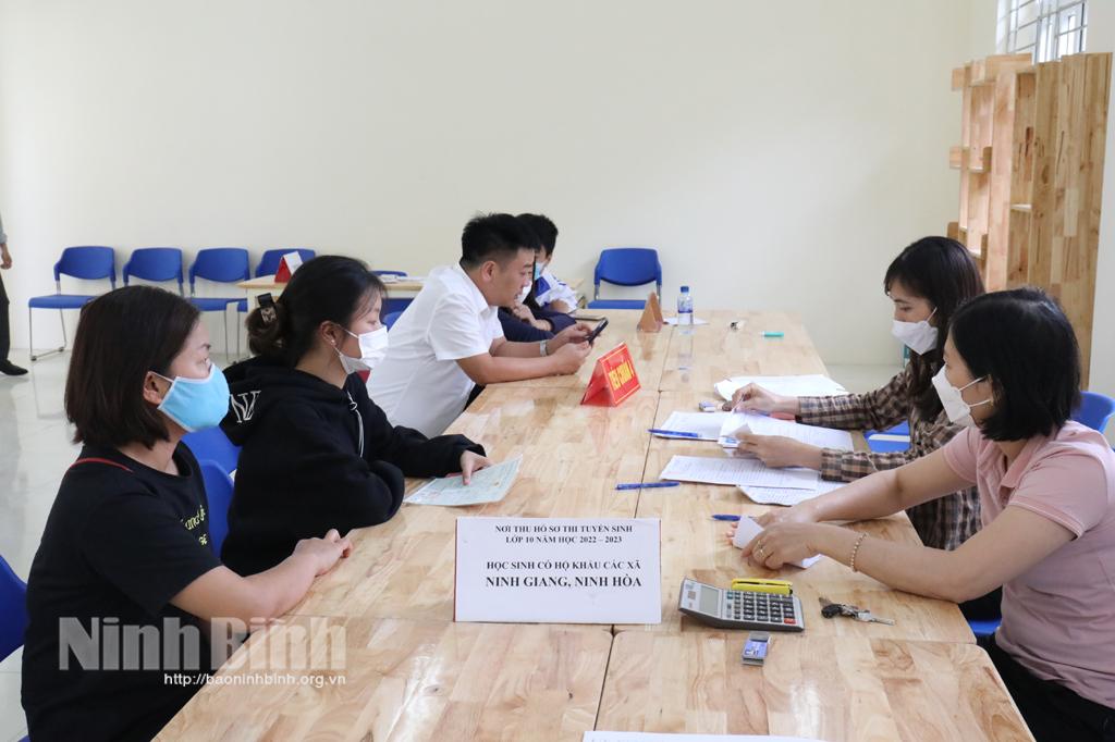 Xung quanh việc thực hiện điểm mới về thu phí tuyển sinh tại Kỳ thi tuyển sinh lớp 10 THPT năm học 2022-2023