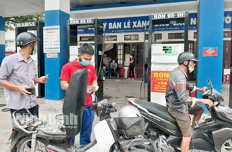 Xăng tăng giá- ngành dịch vụ vận tải lao đao