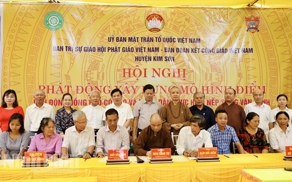 Kim Sơn phát động xây dựng mô hình điểm "Vận động đồng bào có đạo và nhân dân thực hiện nếp sống văn minh trong việc cưới, việc tang và lễ hội"