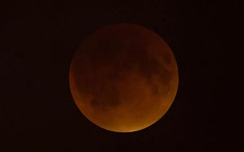 Đón chờ nguyệt thực toàn phần đầu tiên năm 2022