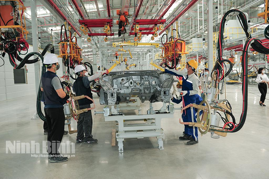 Đẩy mạnh các phong trào thi đua yêu nước, tạo động lực phát triển