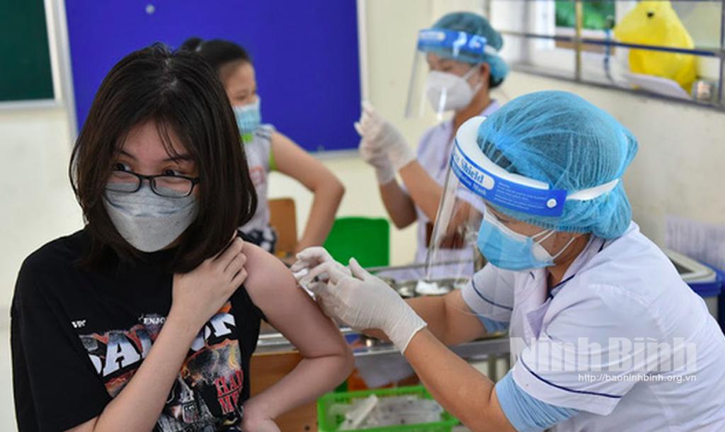 Triển khai tiêm vắc xin phòng COVID-19 mũi 3 cho đối tượng từ 12 đến dưới 18 tuổi