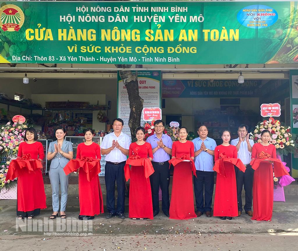 Khai trương cửa hàng nông sản an toàn Lượng Phong
