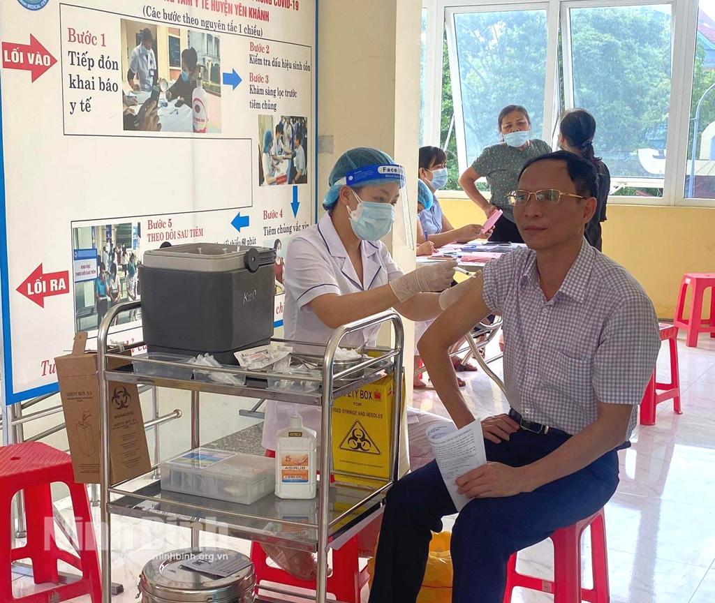 Nâng cao nhận thức, hiểu rõ lợi ích khi tiêm vắc xin phòng COVID-19