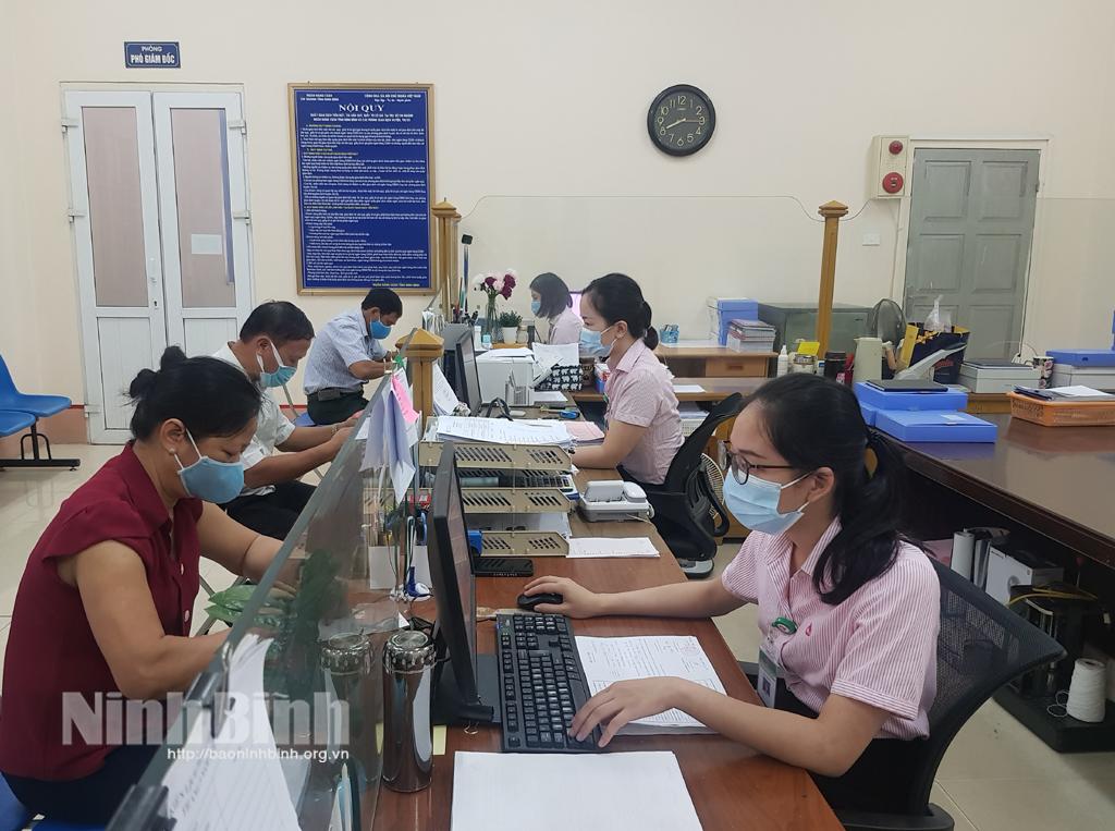 Đẩy mạnh phong trào thi đua thực hiện văn hóa công sở