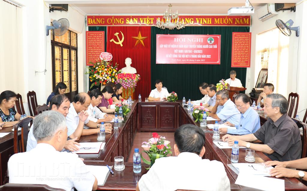 Gặp mặt kỷ niệm Ngày truyền thống người cao tuổi Việt Nam