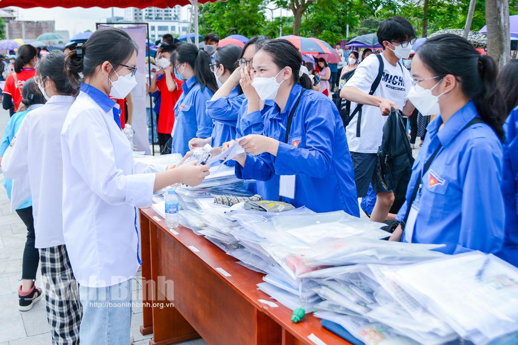 Chương trình Tiếp sức mùa thi: Đồng hành cùng thí sinh trong kỳ thi tuyển sinh lớp 10