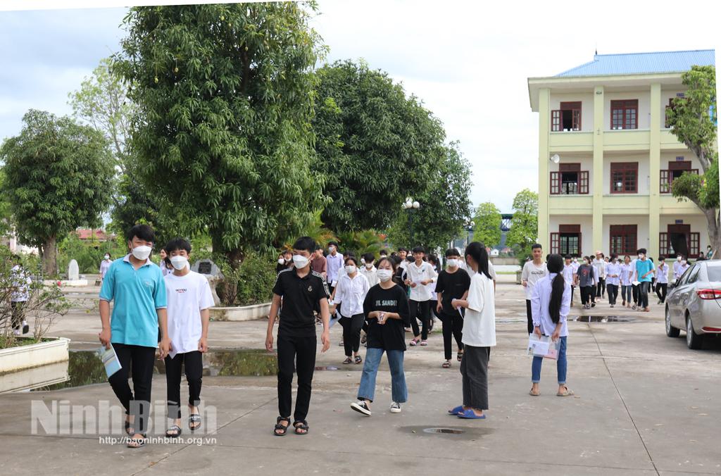 Ngày thi đầu tiên kỳ thi tuyển sinh lớp 10 THPT diễn ra an toàn, nghiêm túc