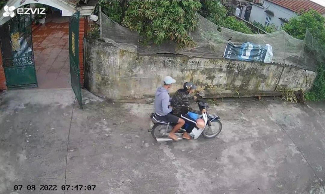 Bắt giữ 2 đối tượng vào nhà dân cướp giật tài sản