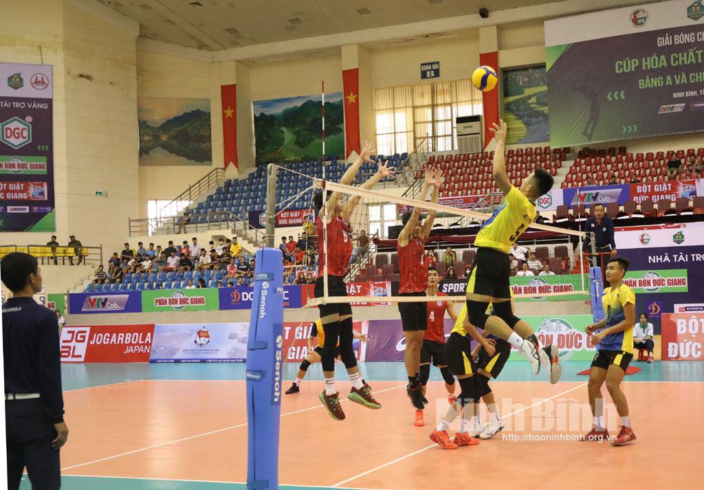 Tràng An Ninh Bình và những gian nan trong hành trình bảo vệ ngôi vương