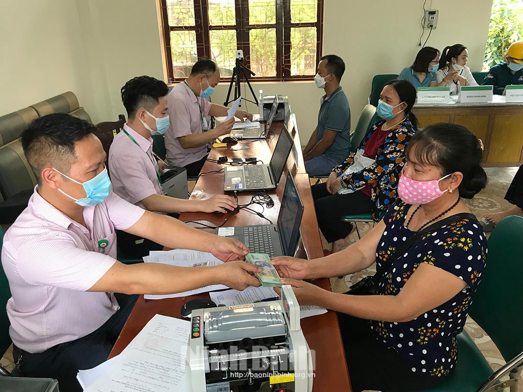 Đưa tín dụng chính sách xã hội đến với người nghèo đô thị