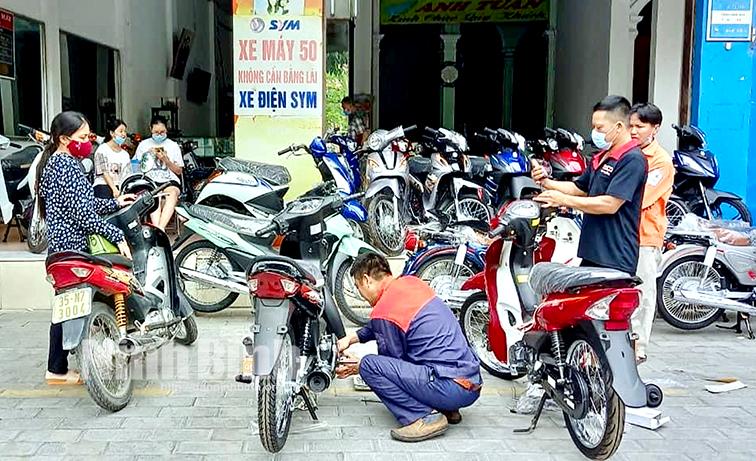 Sôi động thị trường xe điện, xe máy đầu năm học mới